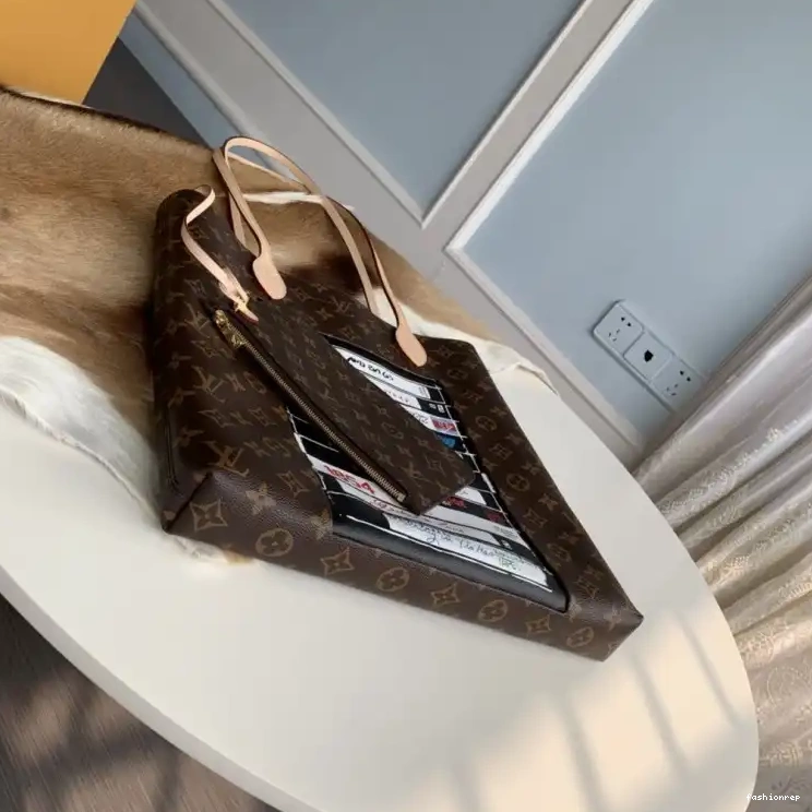 Fashionrepsfam ru 19B57B0104 LV Bags 0610